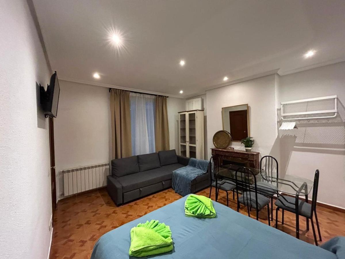 Habitaciones Figueroa Madrid Exterior foto